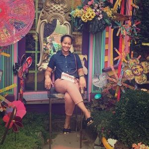 Meet your Posher, Lauren